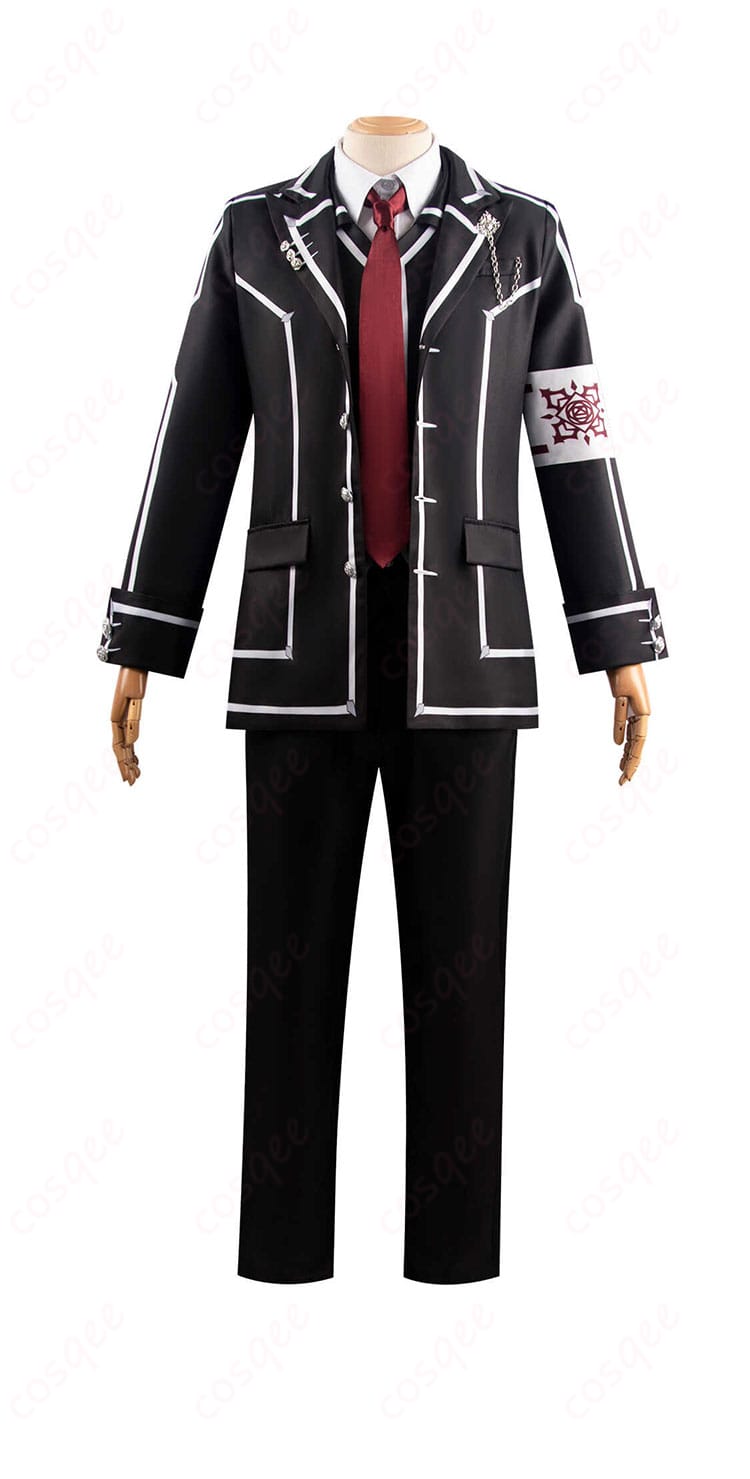 錐生零のコスプレ衣装の正面画像。高い再現度で作られたコート、シャツ、ズボンが鮮明に写っています。