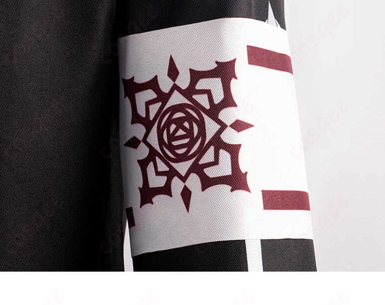 錐生零コスプレ衣装の袖の装飾。細部にまでこだわった精緻な仕上げを紹介しています。