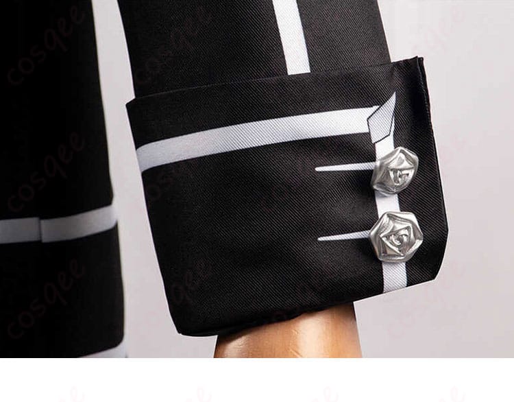 錐生零コスプレ衣装の袖口のディテール。精緻な刺繍や装飾が施されています。