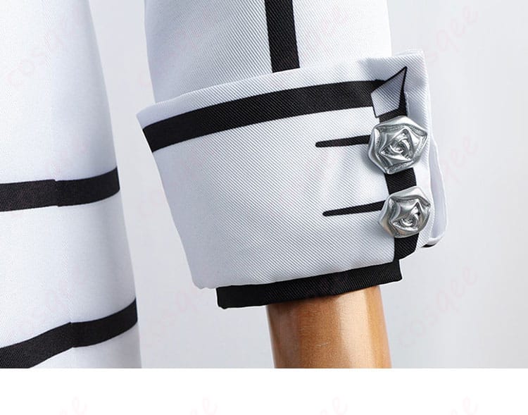 ヴァンパイア騎士 玖蘭枢 コスプレ衣装の袖の装飾。美しい刺繍や縫製が施されています。