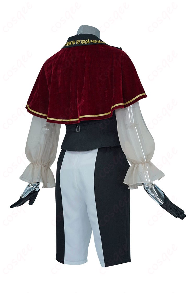 服装の側背部分の装飾やシルエットの細部をしっかりと撮影。