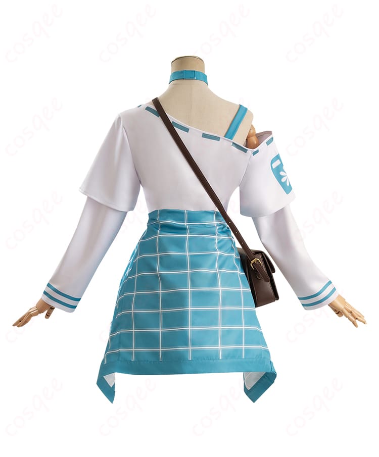 アニー・レスター コスプレ衣装の背面ビュー。高い再現度と完成度を実感。