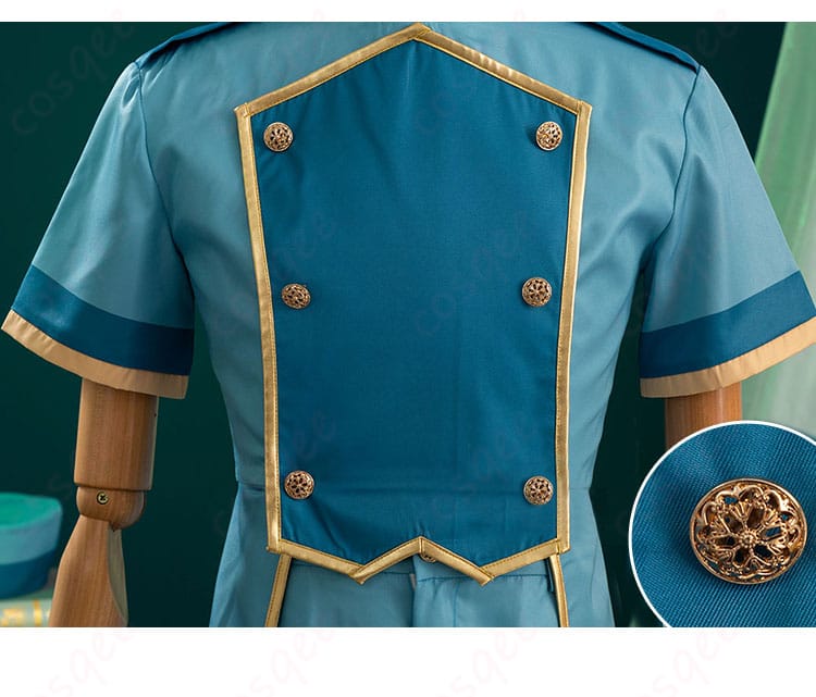 衣襟のボタン装飾のディテールを示す画像