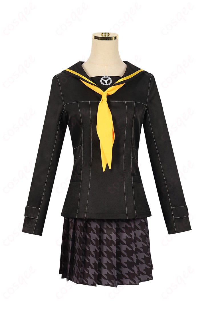 ペルソナ4 久慈川りせ コスプレ衣装の正面。詳細なデザインとカラーリングが特徴。