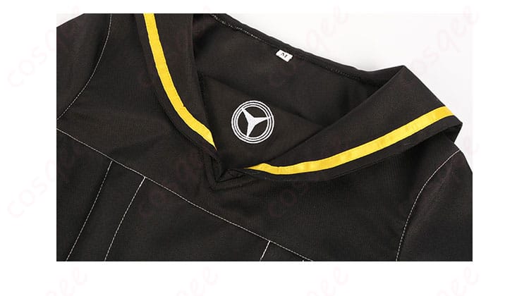 久慈川りせ コスプレ衣装の領口装飾。刺繍とデザインが細部まで忠実。