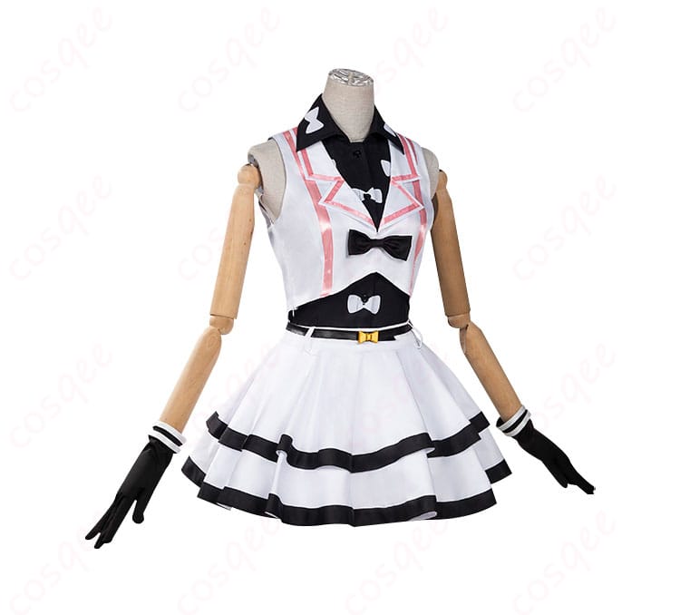 プリティーリズム・オーロラドリーム 高峰みおん コスプレ衣装 側面からの画像、衣装のシルエットが強調されています