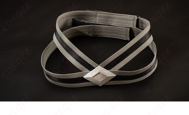 アルジェンティコスプレ衣装のズボンのアクセサリー部分のディテール。