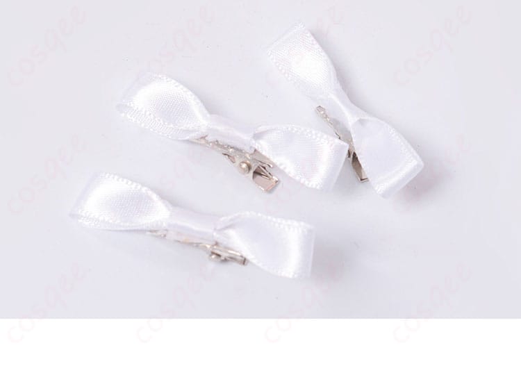 髪飾りの詳細画像。キャラクターの雰囲気を完璧に再現するための細かいデザイン。