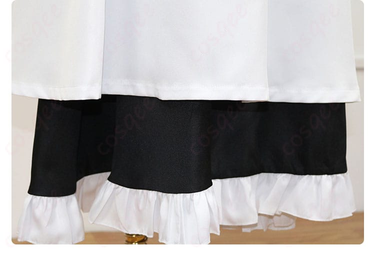 スレイブ 大川村寧 コスプレ衣装のスカート部分のディテール。装飾的なフリルとレースが可愛らしさを引き立てます。