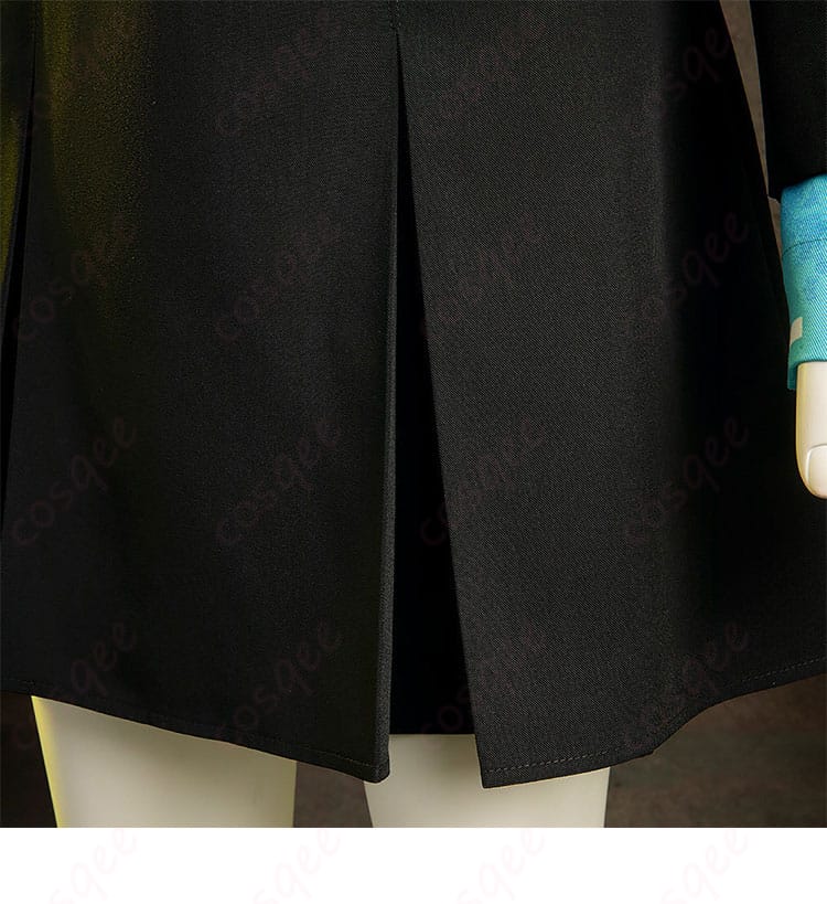 ペルソナ3 リロード 山岸風花 コスプレ衣装 衣裾の装飾ディテール、衣服の裾部分の装飾が確認できる画像。