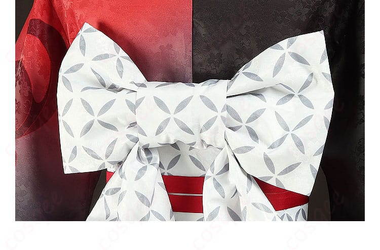 羽生田千鶴 コスプレ衣装 背面の蝶結び装飾ディテール|可愛らしいバックスタイル