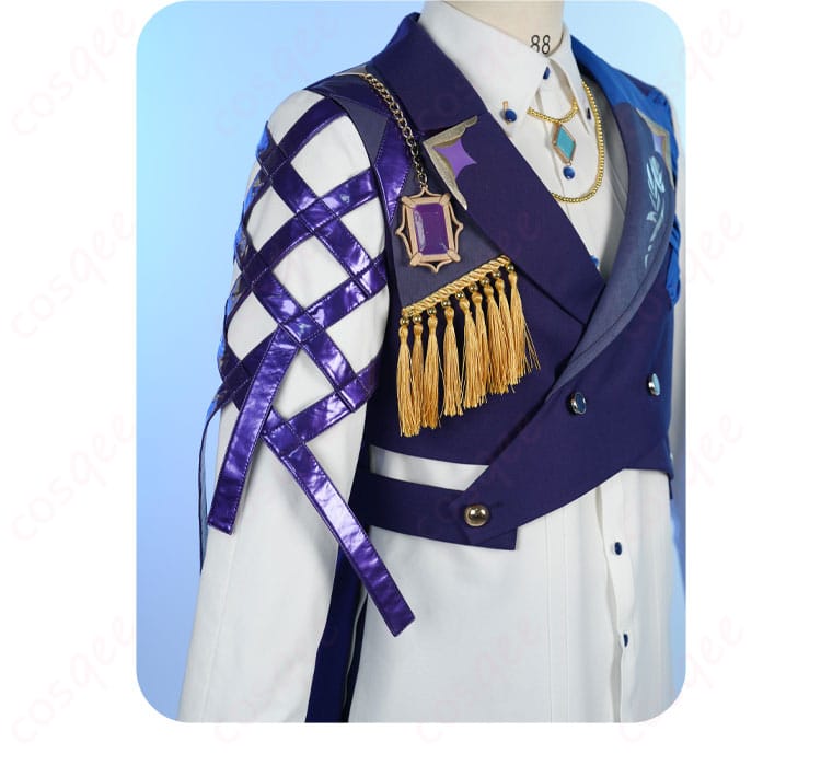 氷鷹北斗 コスプレ衣装 肩袖部分の装飾。服の肩部分に施された装飾が引き立つ。