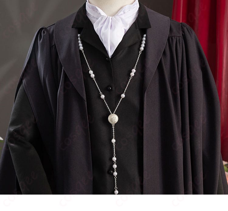 セバスチャン・ミカエリス コスプレ衣装の装飾部分。細部にわたる精緻な仕上げ。