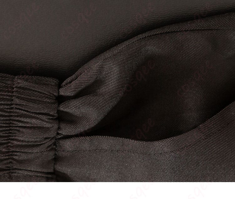 セバスチャン・ミカエリス コスプレ衣装のパンツのポケット詳細。実用的でデザインも抜群。