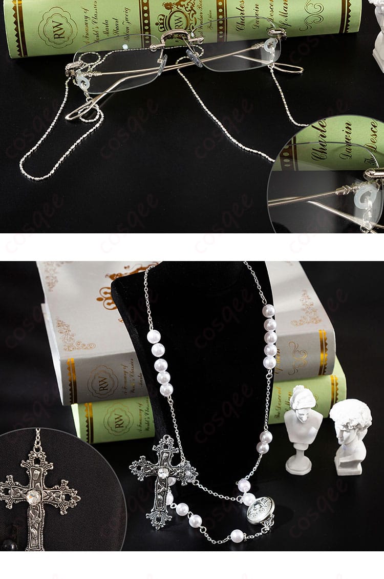 セバスチャン・ミカエリス コスプレ衣装のアクセサリー詳細。ネックレスや小物も完璧に再現。