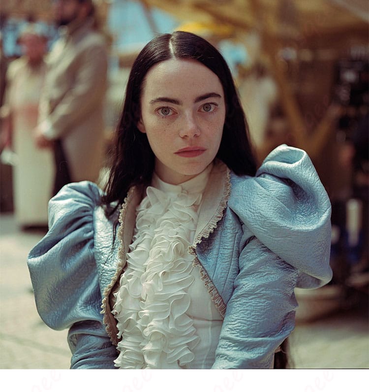 ベラ・バクスターのコスプレ衣装:『哀れなるものたち』のキャラクター、ファッションの全体像を忠実に再現。