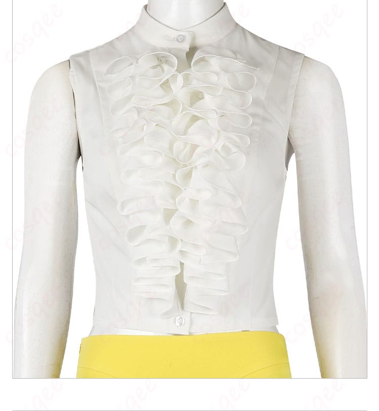 コスプレ衣装の内側、シャツや内搭のデザインを映し出す画像。