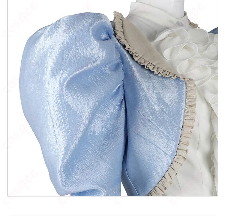 肩部分の装飾を細部まで映し出した画像、クオリティの高さを実感。