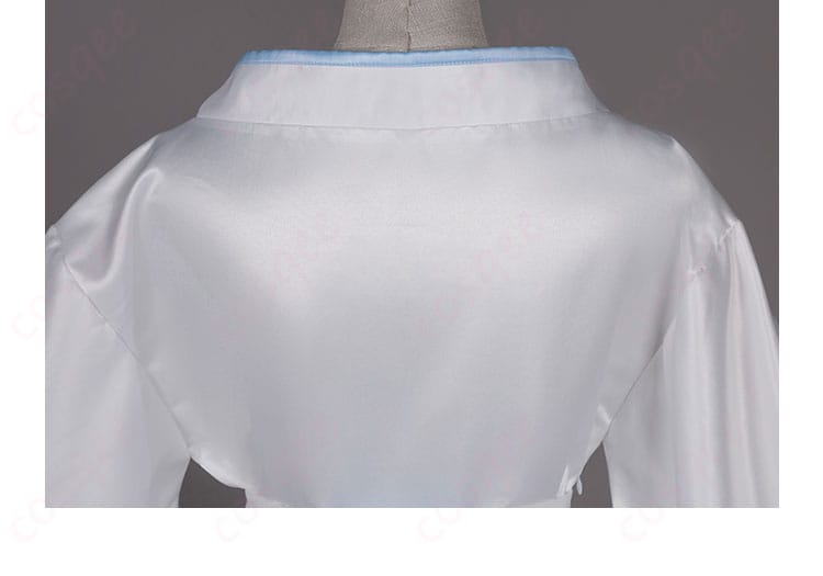 神化衣装の背面のディテール、布地とデザインが高品質で再現。