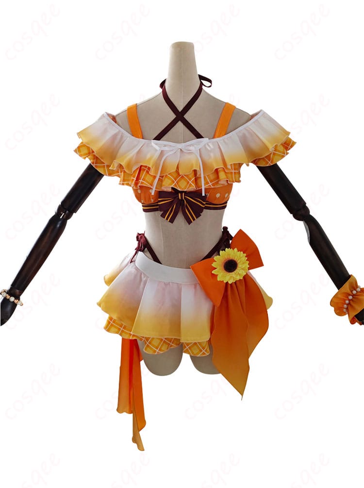 ラブライブ! 高坂穂乃果 コスプレ衣装 正面からのビュー。高品質な作りで、明るく元気な穂乃果のキャラクターを再現。コスプレ衣装ならCOSCLT!