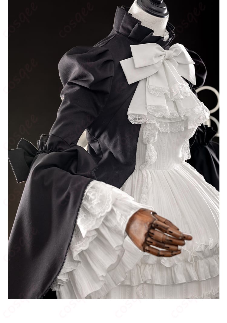 ゴスロリコスプレ衣装の肩袖装飾、細かいデザイン。