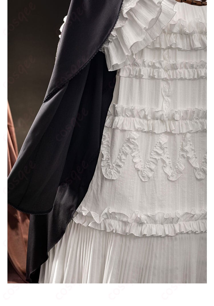 スカートのストライプデザイン、ヴィクトリカ・ド・ブロワの美しい衣装。