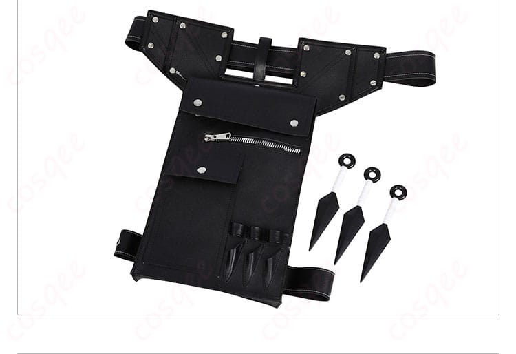 クロスボディバッグの装飾ディテール、ユフィ・キサラギのコスプレ衣装に欠かせないアイテム。