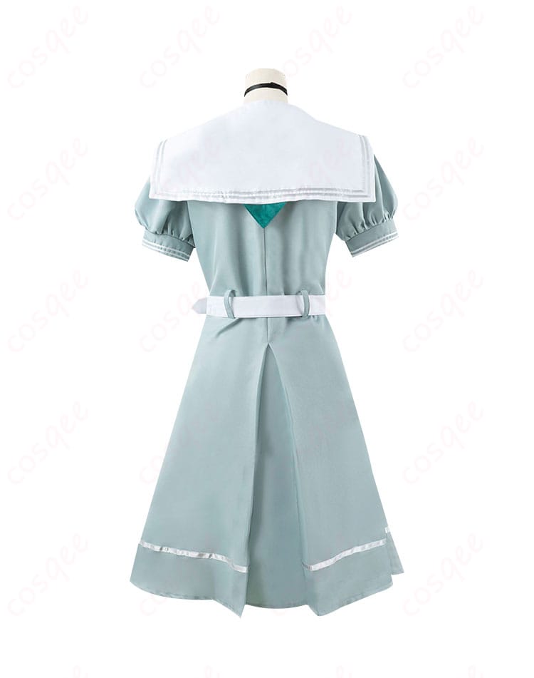 コスプレ衣装の背面画像。スカートの後ろ部分や背中のデザインがよく見えます。