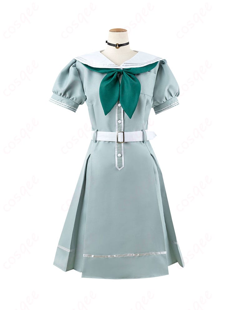 ラブライブ!蓮ノ空の夏制服ワンピースコスプレ衣装の正面画像。スカーフ、ベルト、チョーカーが特徴的なデザインです。
