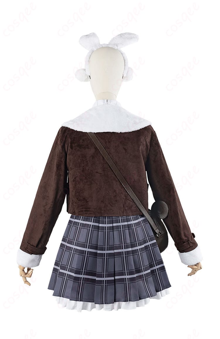 背面から見た天宮こころのコスプレ衣装。後ろ姿も完璧に再現されています。