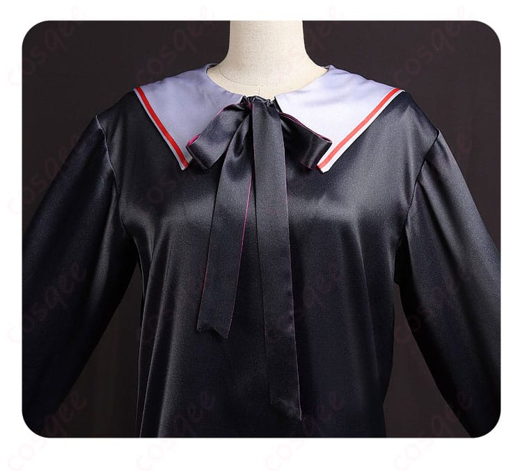 召使(アルレッキーノ)コスプレ衣装の装飾部分の詳細。刺繍や装飾が完璧に再現されています。