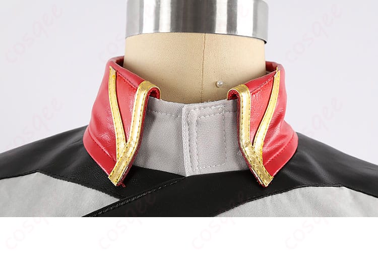 マリュー・ラミアス コスプレ衣装の領口装飾、精緻なディテール