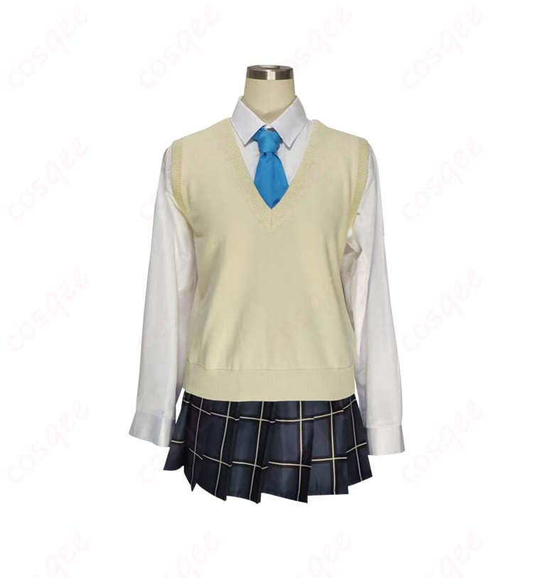 奥空アヤネ コスプレ衣装 内搭服の正面細部。セーターやシャツのデザインが見やすい。