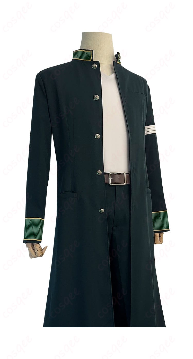 梅宮一 コスプレ衣装の右側画像。コートやベルトのデザイン、全体的なバランスが魅力的。