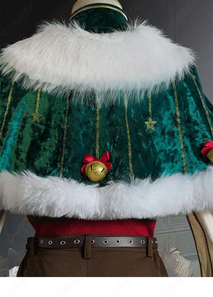 コスプレ衣装の披肩部分のデザイン細部。キャラクターの特徴を強調。