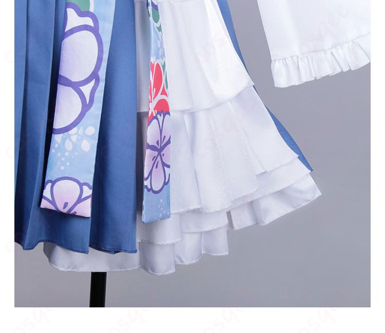 サラ・ダ・オディン コスプレ衣装 スカートの裾の装飾ディテール。華やかなデザインが衣装を引き立てる。