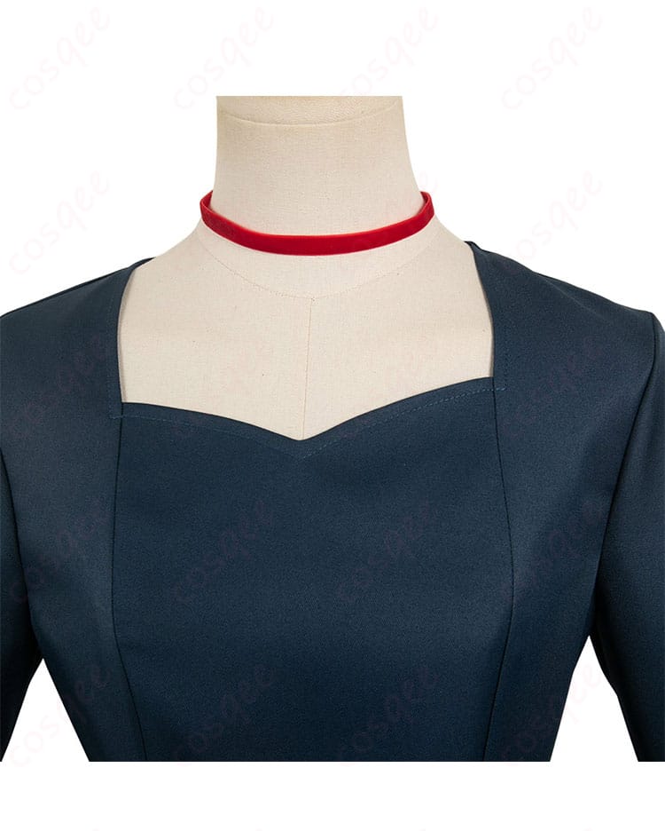 ダンジョン飯 マルシル・ドナトー コスプレ衣装の領口装飾の詳細。美しい刺繍と高品質な素材で細部までこだわり抜いたデザイン。