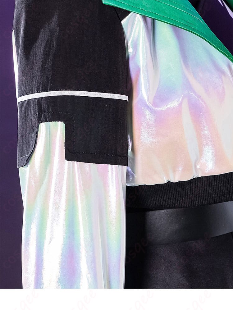 草薙寧々のサイバーパンクデッドボーイコスプレ衣装の衣袖の装飾ディテール。