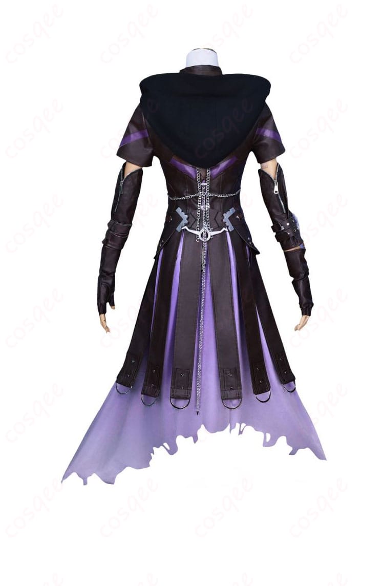 恋と深空「闇夜の潜行」戦闘服の背面画像。詳細な刺繍とデザインが特徴のコスプレ衣装。