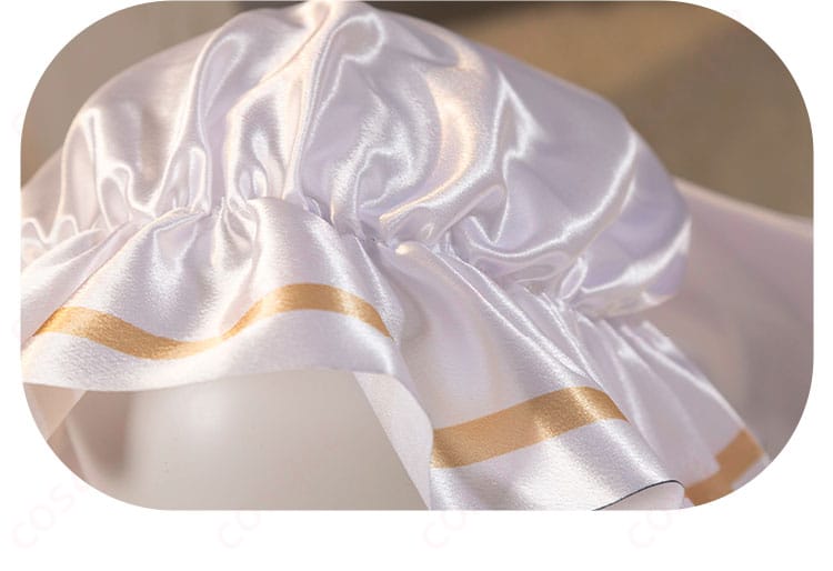 帽子の装飾細部の画像。細やかな装飾が施された帽子が特徴です。