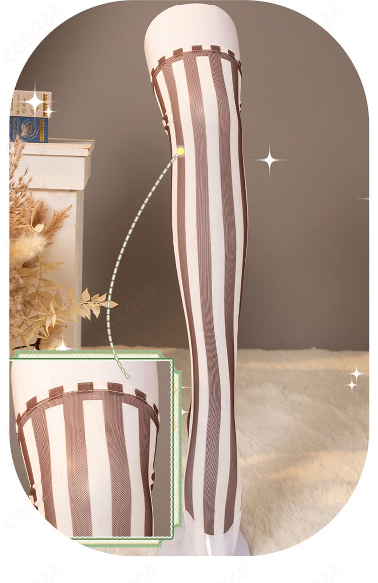 レッグソックスの装飾詳細画像。足元を彩るディテールが見えるように撮影されています。