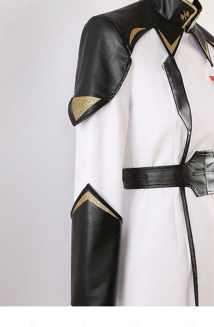 イザーク・ジュール コスプレ衣装の右肩装飾のディテール。精密な作りが特徴。