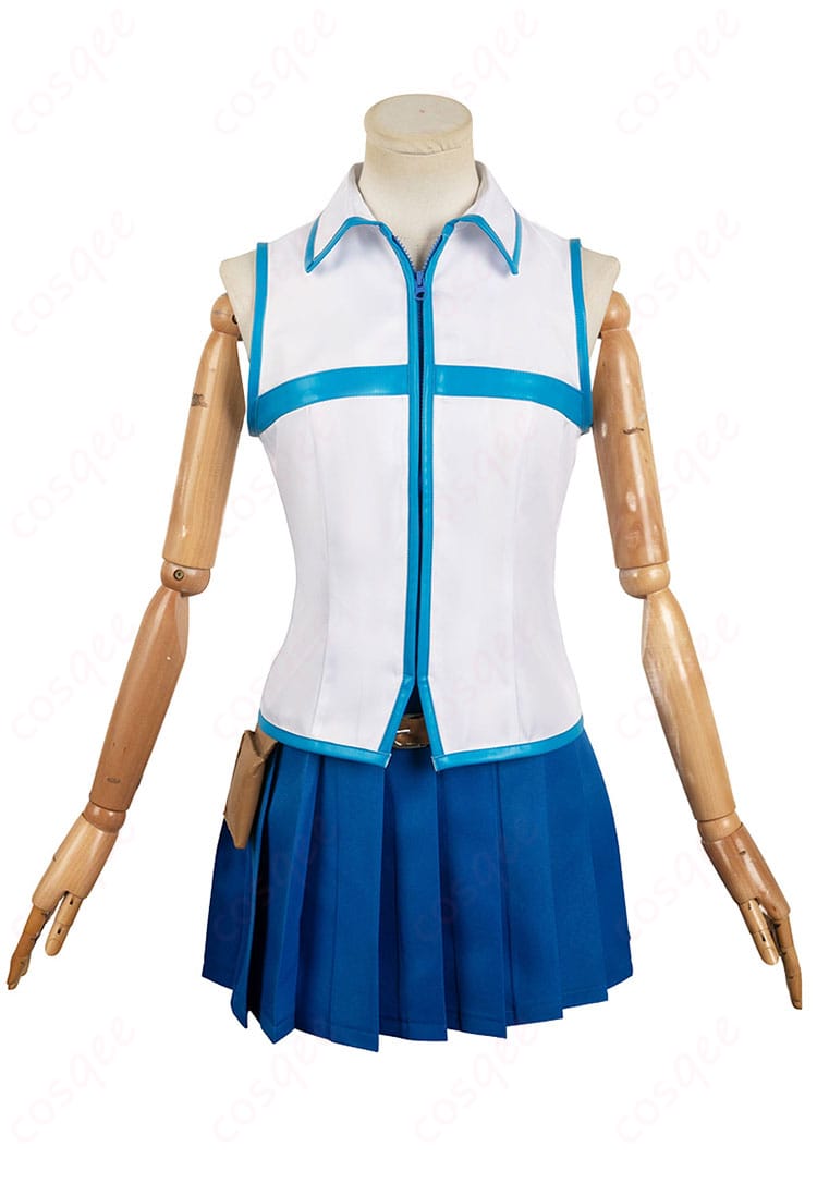 ルーシィ・ハートフィリアのコスプレ衣装正面。華やかなデザインと細部にこだわった刺繍が特徴的です。