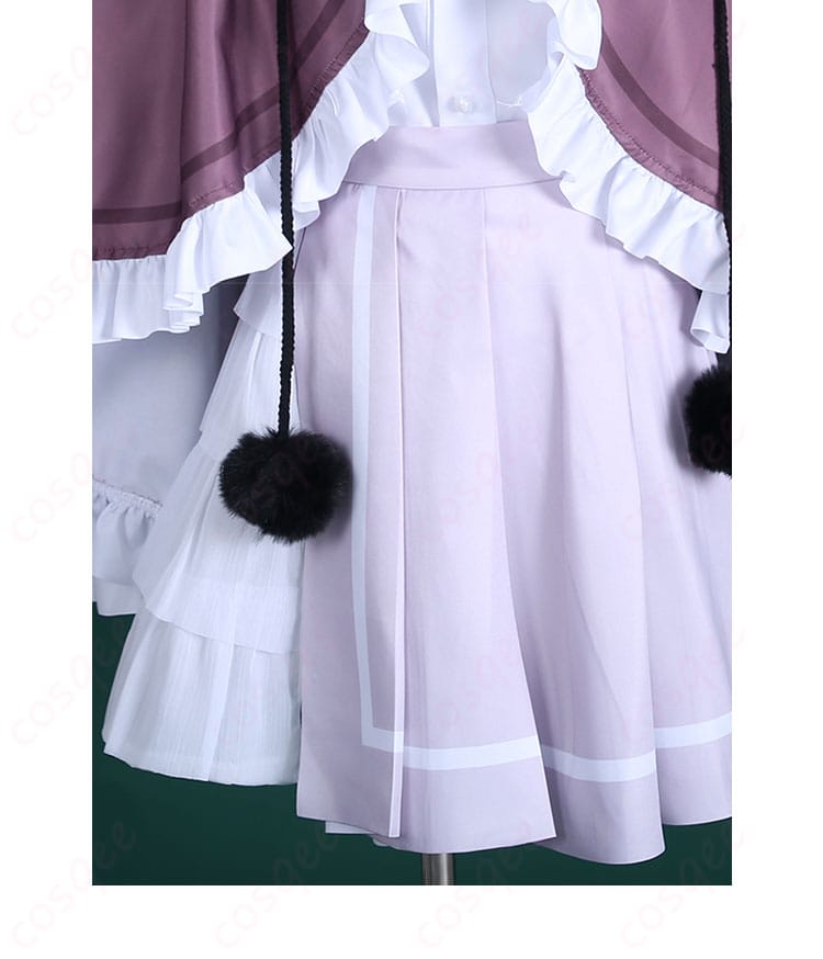 ねりのコスプレ衣装のスカート部分、丁寧な刺繍とデザインが美しい。