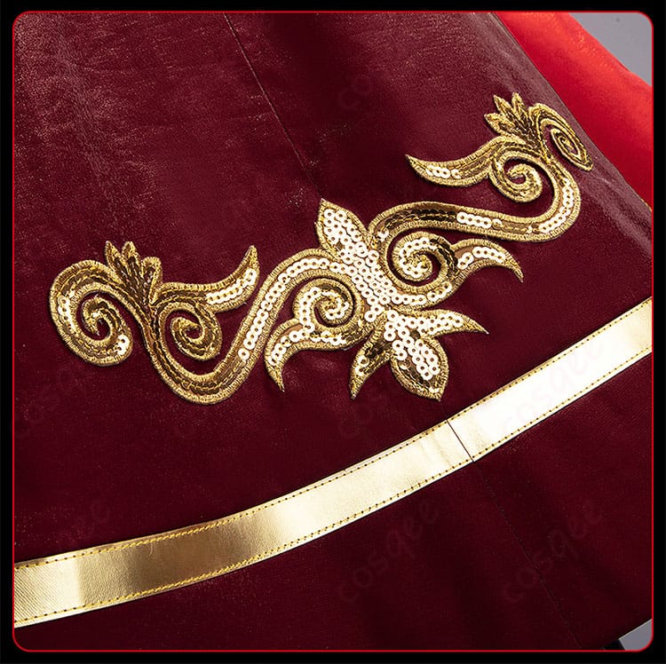 背面の衣裾部分の装飾。衣装全体の美しいデザインが表現されています。