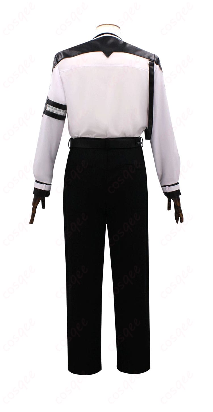 セイヤ コスプレ衣装の背面画像。背部のデザインと装飾が特徴。