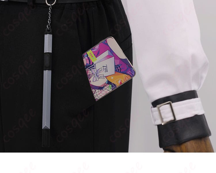 セイヤ コスプレ衣装のポケット装飾詳細。実用的でデザイン性も高い。