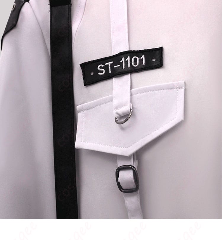 セイヤ コスプレ衣装の胸前番号装飾のディテール。キャラクターらしさを引き立てる。