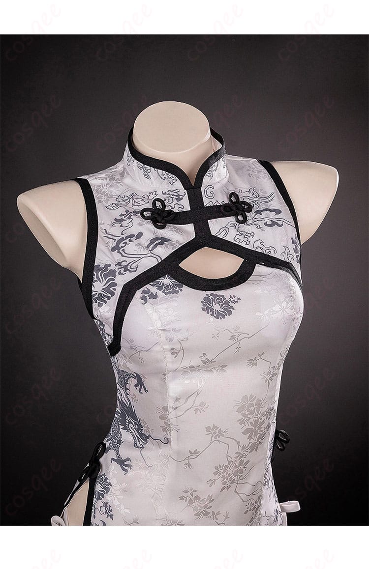 春日野穹のコスプレ衣装の装飾、花柄刺繍と美しい仕上がりが特徴