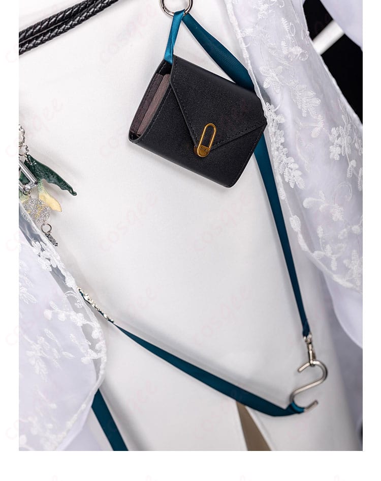 コスプレ衣装の系帯と腰包装飾ディテール